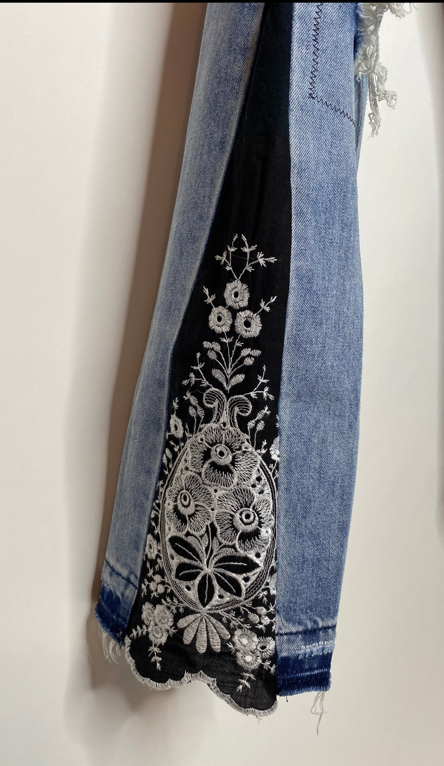 Faded Flare Jeans Sz: 6