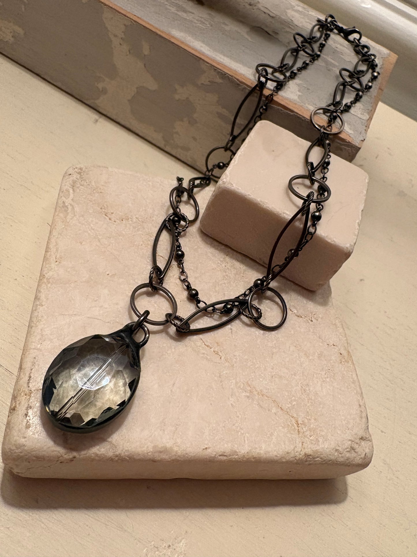 Noir – Crystal Statement Necklace