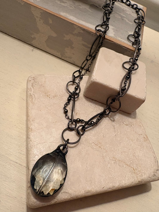 Noir – Crystal Statement Necklace