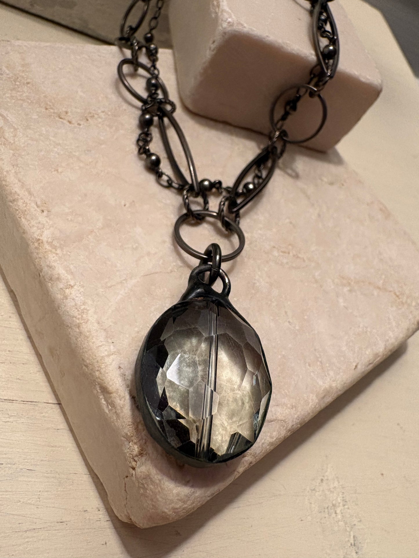 Noir – Crystal Statement Necklace