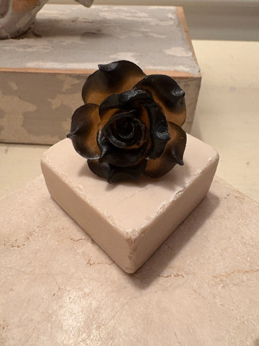 Bloom - Black & Gold With Gold Shank