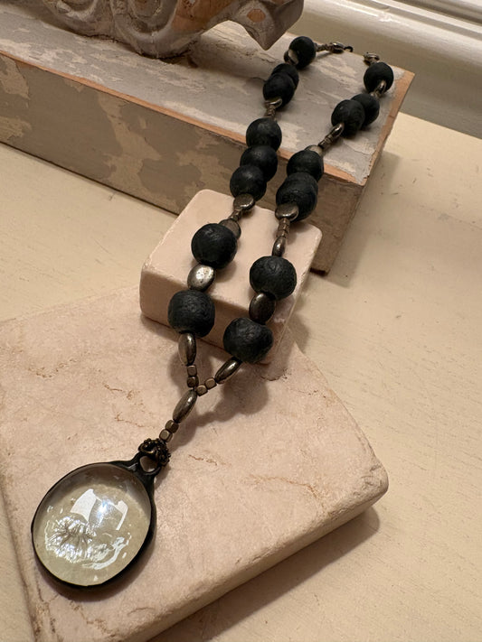 Regalia – Fractured Glass Medallion Necklace
