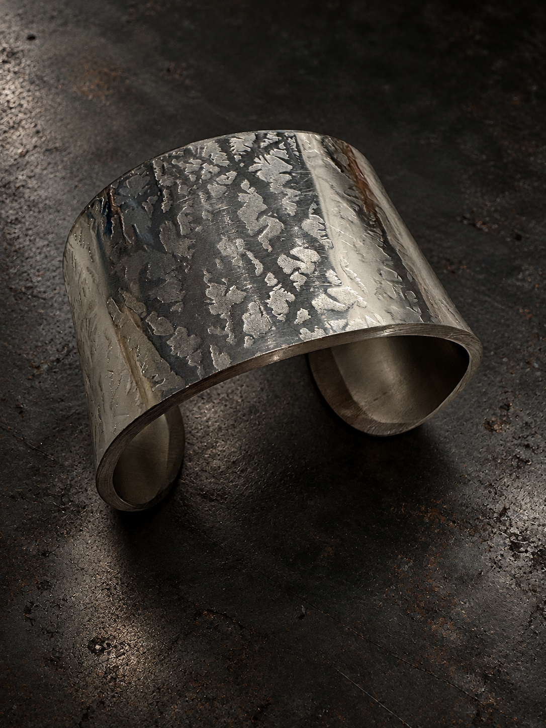 Frostveil Cuff