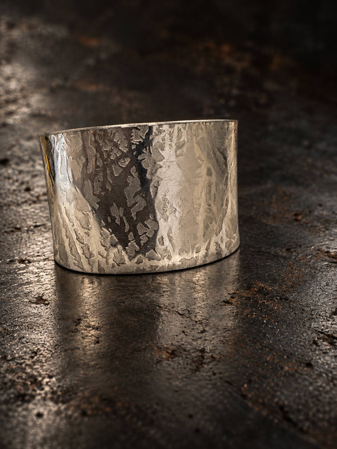 Frostveil Cuff